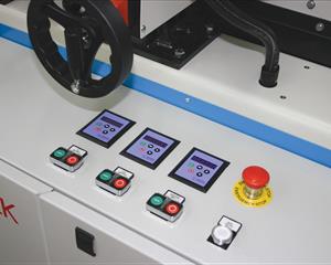 Panneau de contrôle avec affichage numérique <br>électronique de la vitesse et bouton d'arrêt d'urgence